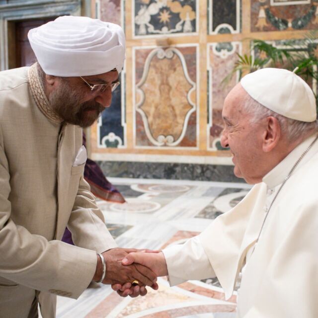 Earlier this summer, City Sikhs Advisory Board member Gopaljeet Bhachu was invited to a four-day interreligious conference at the Mariapolis Centre in Castel Gandolfo, the traditional Papal summer residence in Rome. The theme was “One Human Family”. Gopaljeet met His Holiness the Pope in the Clementin Hall at the Vatican in his capacity as Chair of Harrow Interfaith and Advisor to City Sikhs. They spoke about the importance of Interfaith work and also the work I undertaken by Bereavement Care, of which Gopaljeet is Chair.

The Pope addressed the wider conference in a speech, saying: “Dear friends, your witness is a source of joy and consolation, especially in this time of conflict, when religion is often misused in order to fuel division. Indeed, interreligious dialogue is a necessary condition for peace in the world, and so it is a duty for Christians as well as other communities.”